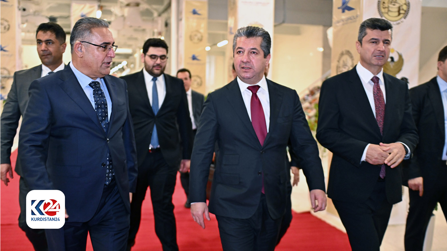 مەسرور بارزانی بەردی بناغەی بۆ دوو پڕۆژە لە زاخۆ دانا و کارگەیەکی لە دهۆک کردەوە